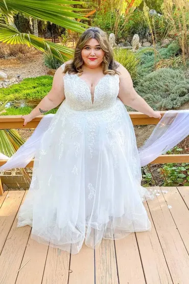 Vestido de noiva plus size para aluguel - Caimento perfeito e conforto garantido e preço justo
